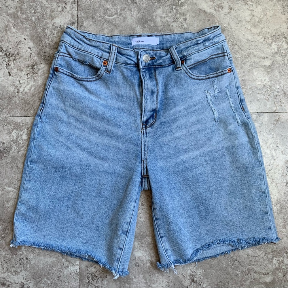 Bermuda Cut Off Shorts Size 28